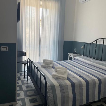 Hotel Donna Maria Sapri Esterno foto
