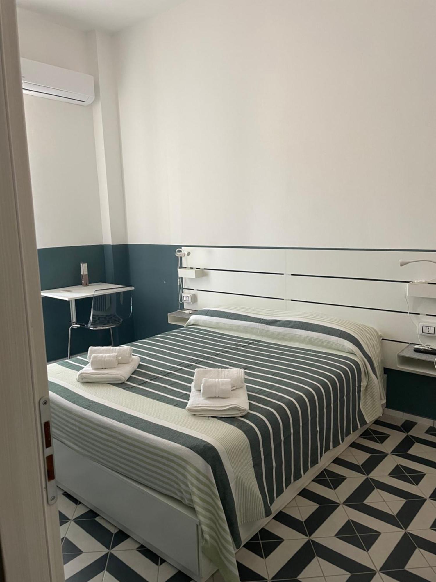 Hotel Donna Maria Sapri Esterno foto