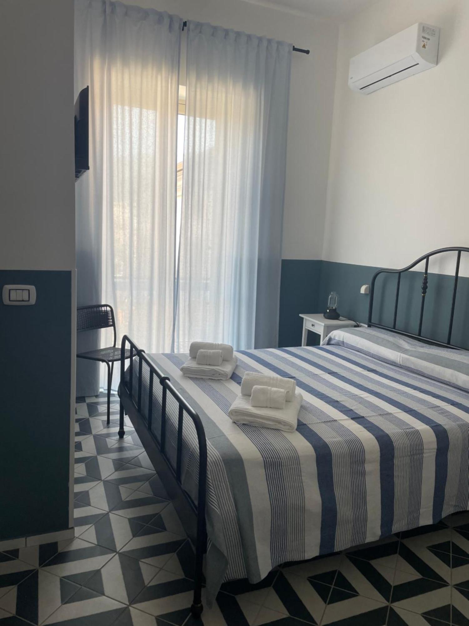 Hotel Donna Maria Sapri Esterno foto