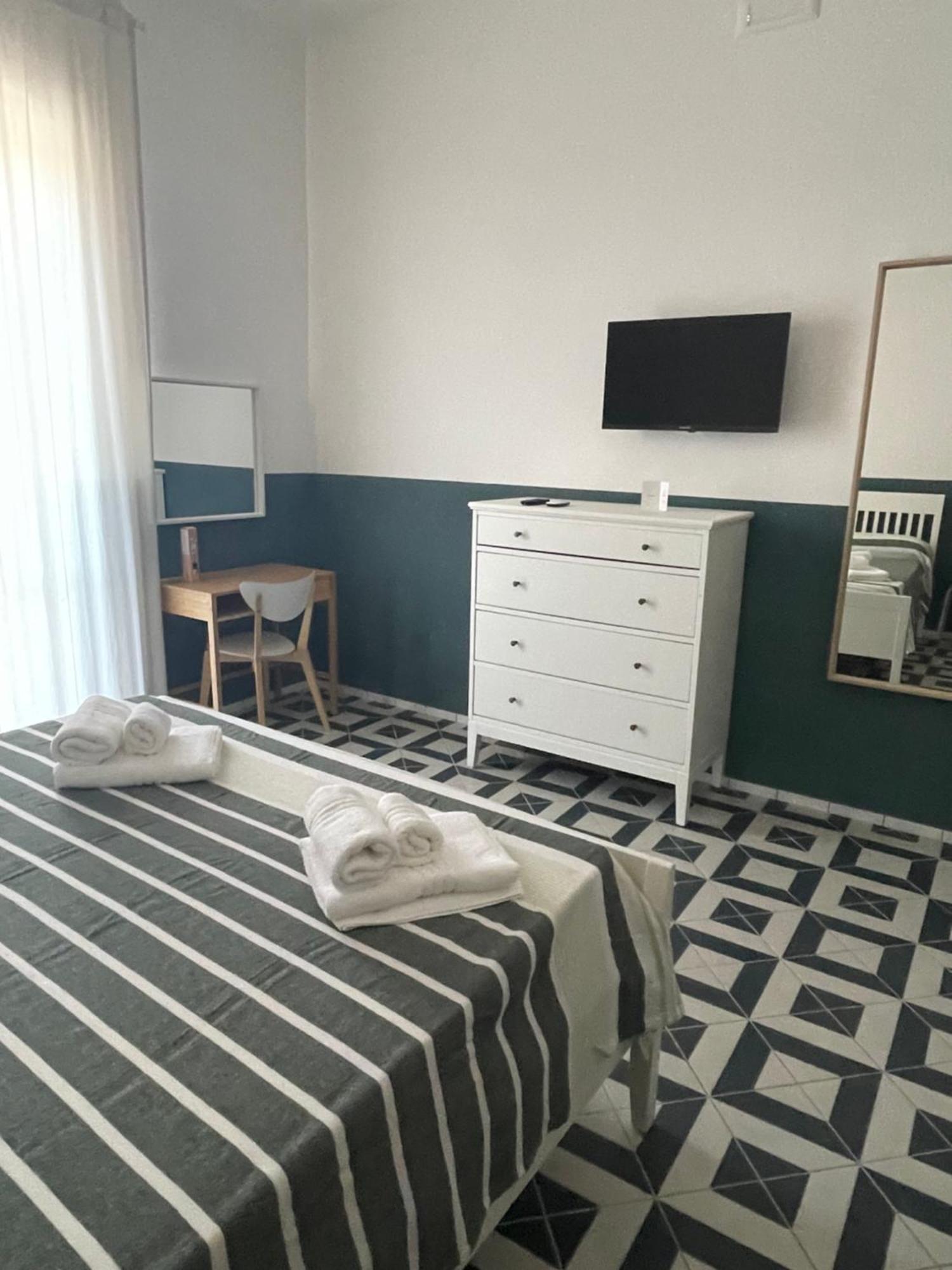 Hotel Donna Maria Sapri Esterno foto